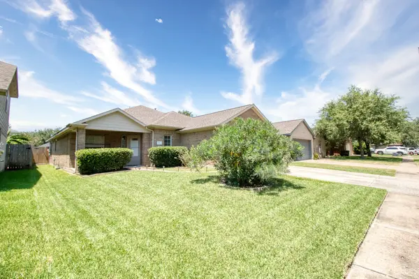 7911 Pelican Lane, Baytown, TX 77523