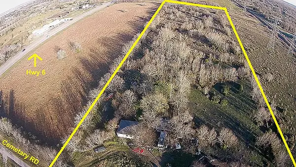 7515 Cemetery Road, Manvel, TX 77578