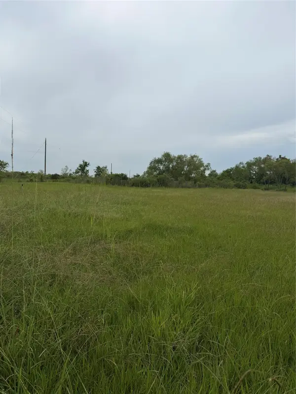 1597 Fm 686, Dayton, TX 77535
