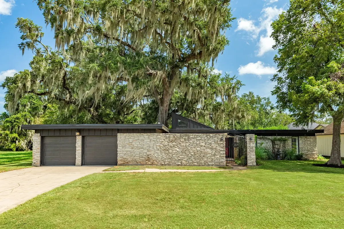 2219 River Oaks Drive, West Columbia, TX 77486 - #1