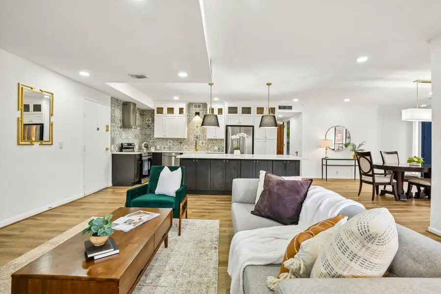 2829 Timmons Lane #211, Houston, TX 77027 - #3