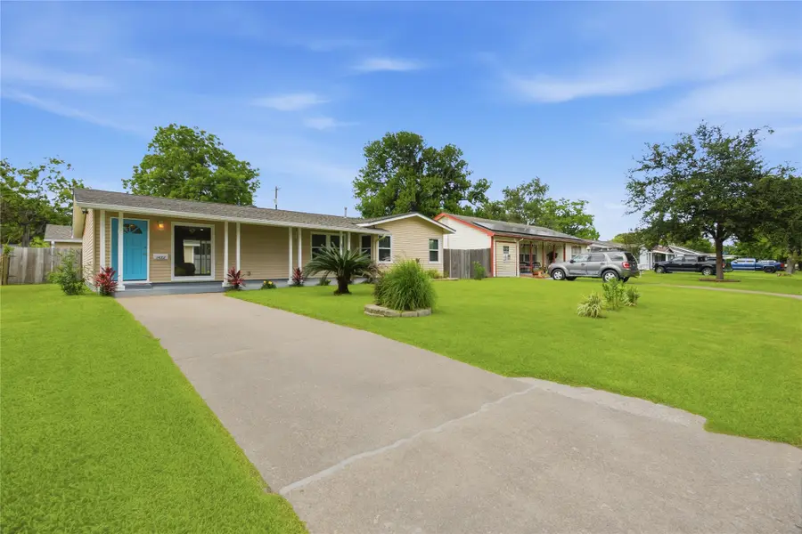 1422 Wayside Drive, Texas City, TX 77590 - #3