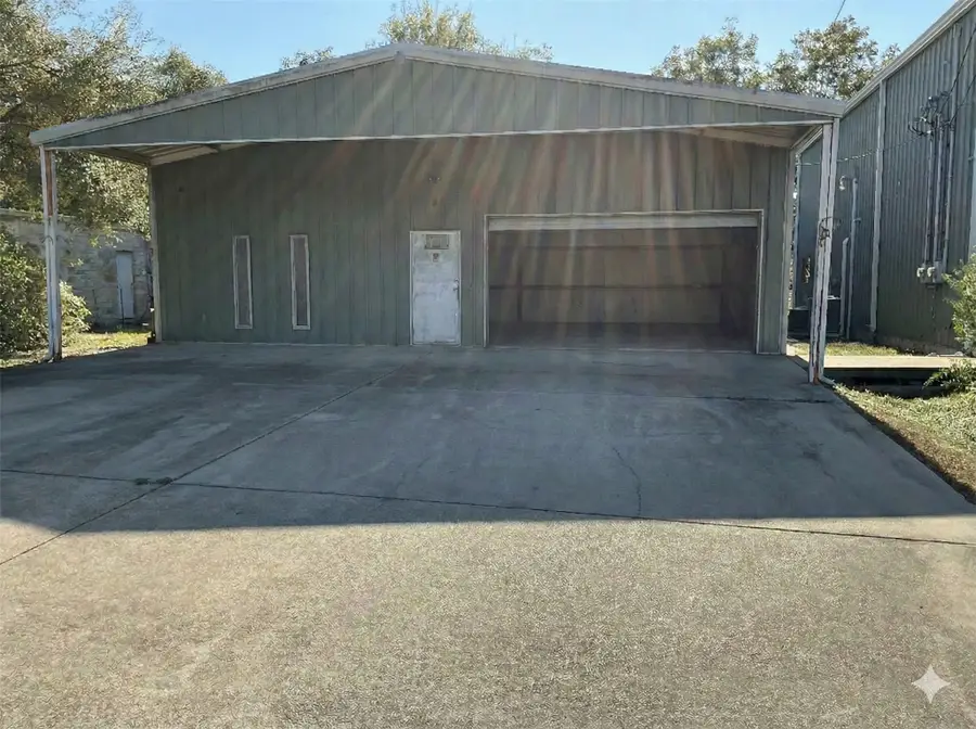 3814 Putnam Drive, Bacliff, TX 77518 - Image #2