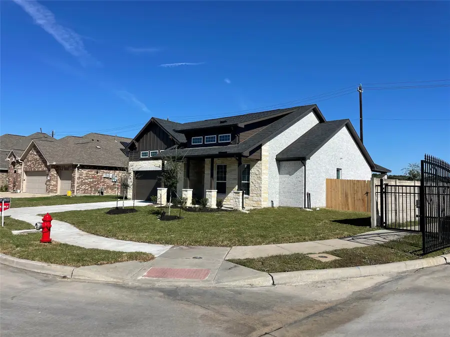 402 Merlot Drive, Alvin, TX 77511 - Image #2