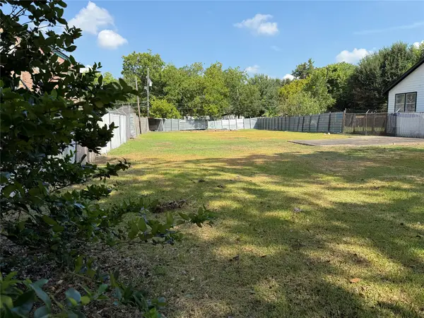 7327 Lindencrest Street, Houston, TX 77061