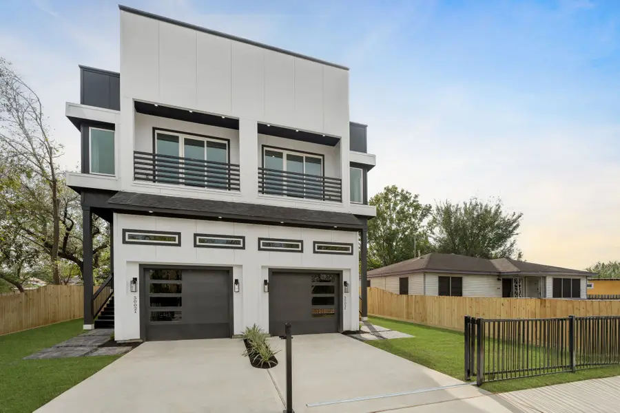 5002 Sunbeam Street, Houston, TX 77033 - Image #3