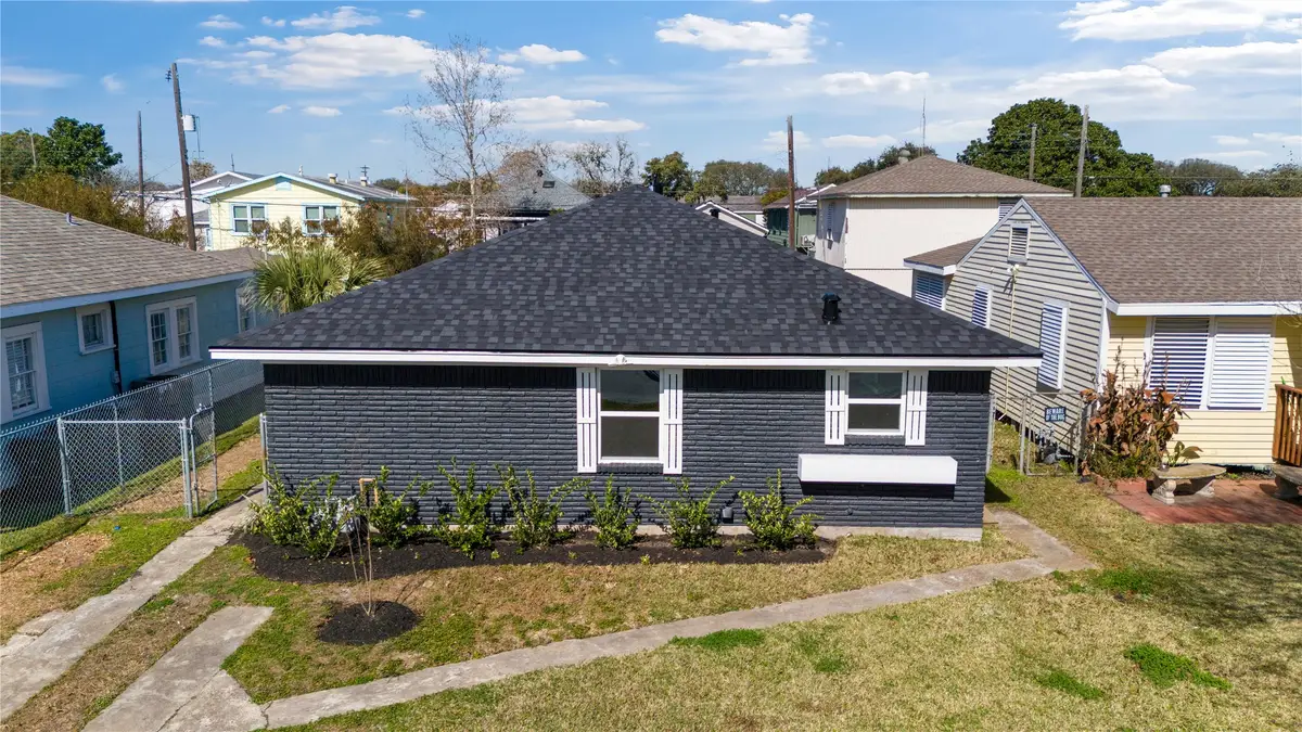 4612 Avenue Q 1/2, Galveston, TX 77551 - Image #1