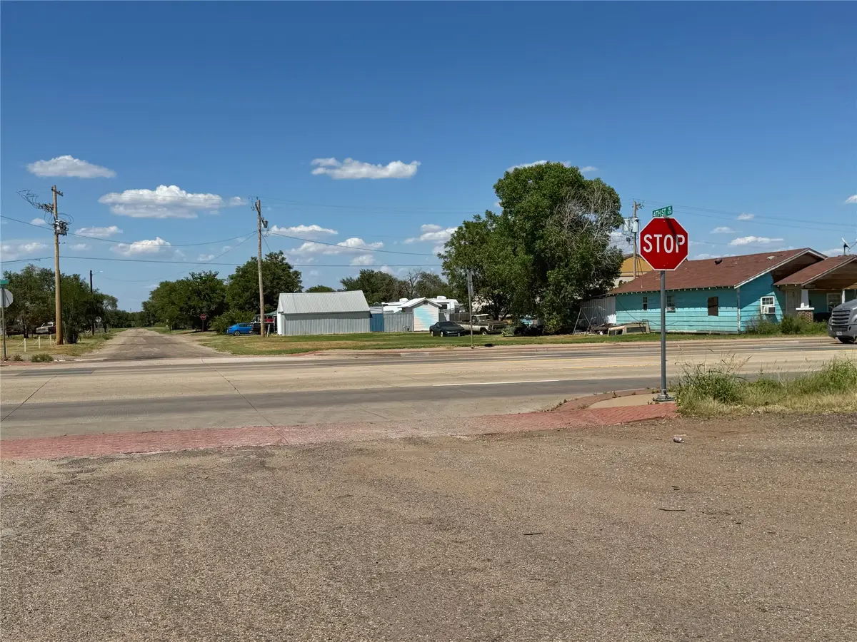 401 Avenue F Ne, Childress, TX 79201 - #1