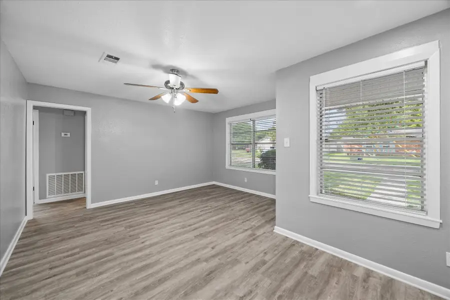 901 Ivy Avenue, Deer Park, TX 77536 - #2