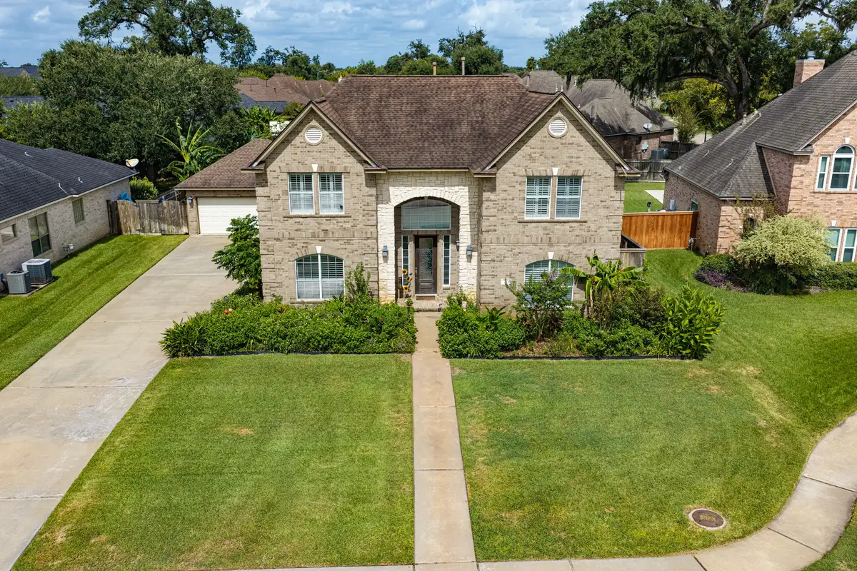 53 Northwood Court, Lake Jackson, TX 77566 - #1