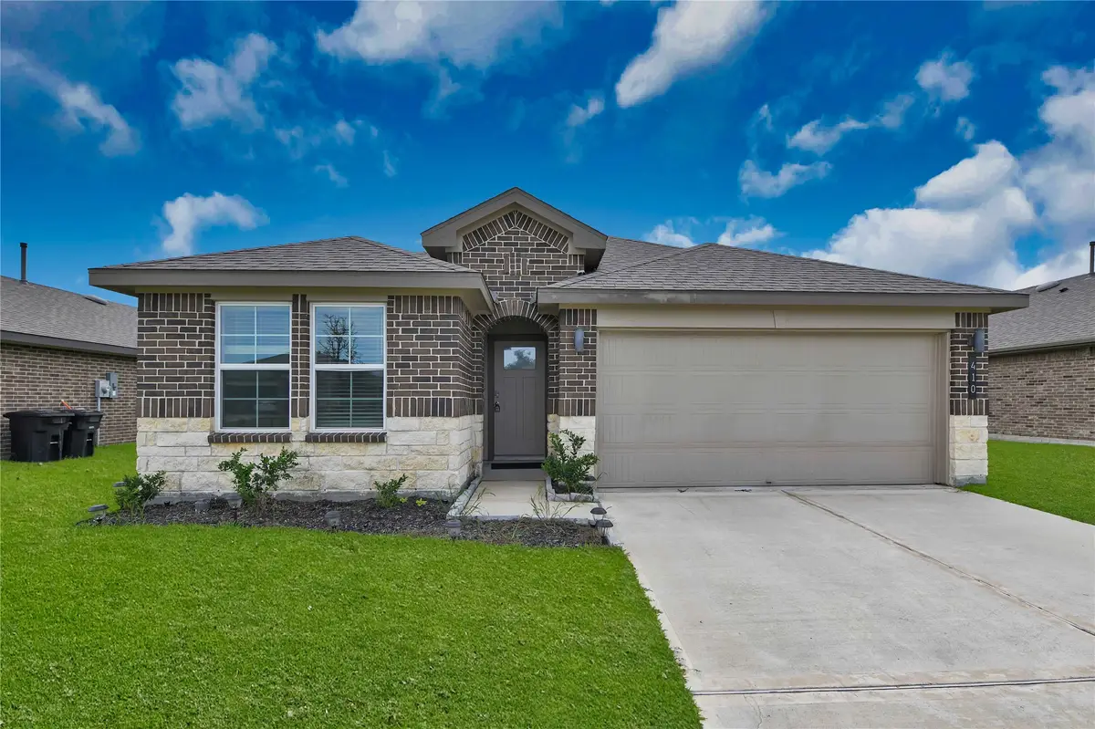 410 Turtle Oak Lane, Baytown, TX 77523 - #1