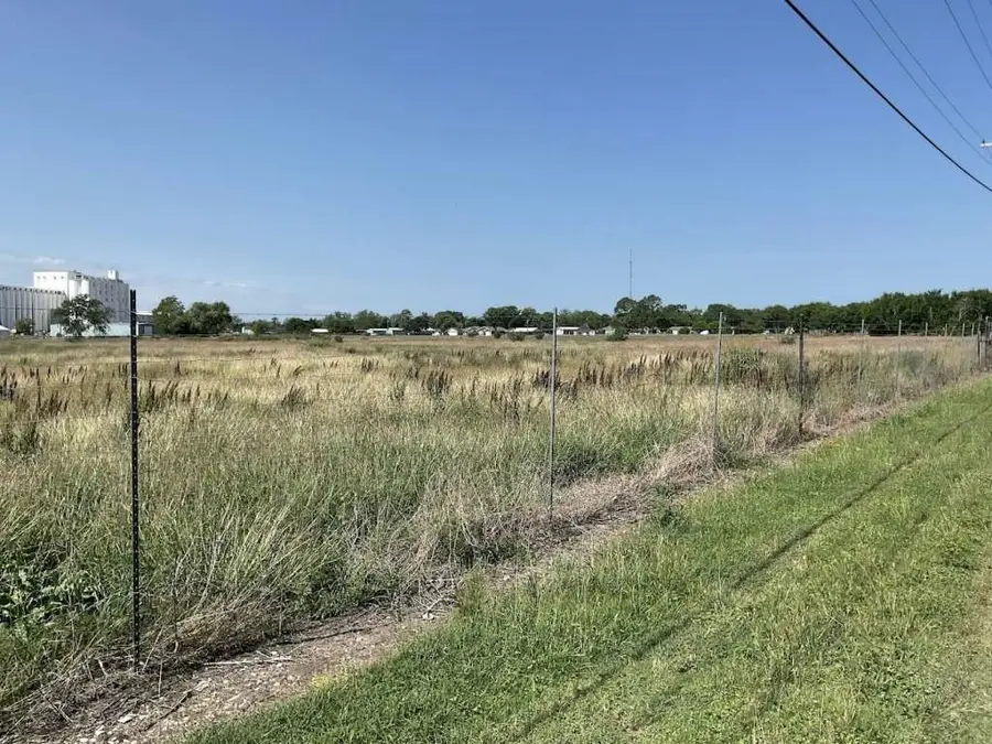 304 E York Tract 2 Street, Ganado, TX 77962 - Image #2