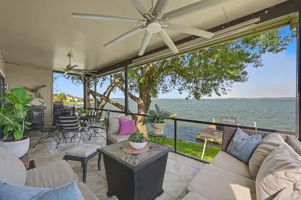 1422 Bowsprit Point, Willis, TX 77318