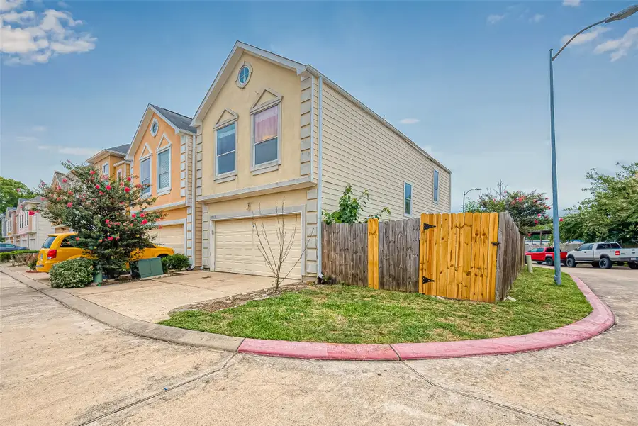 10355 Panther Point Drive, Houston, TX 77099 - Image #3