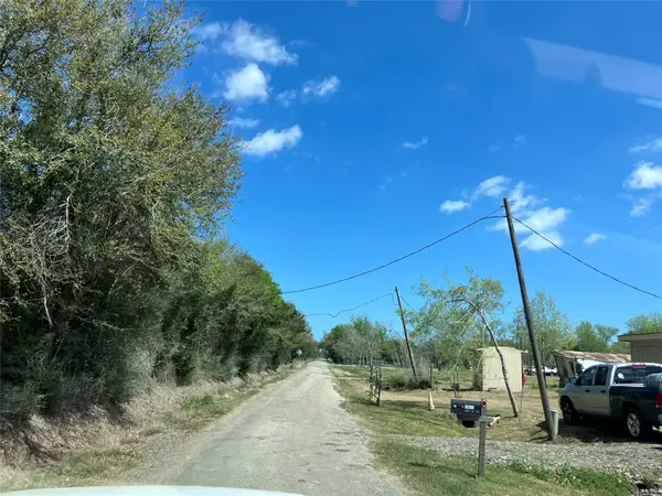 18011 Smith, Santa Fe, TX 77511