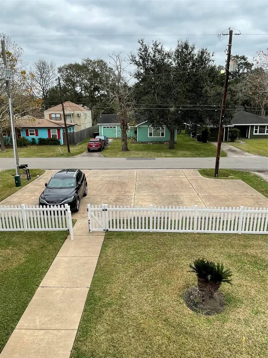 1018 S Booth Lane, Alvin, TX 77511 - #2