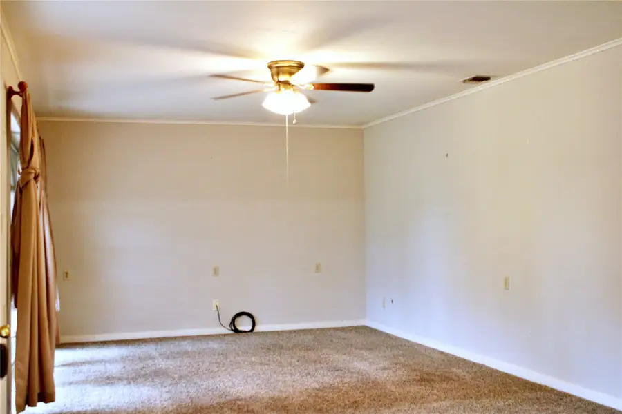 1630 Montezuma Street, Columbus, TX 78934 - Image #2