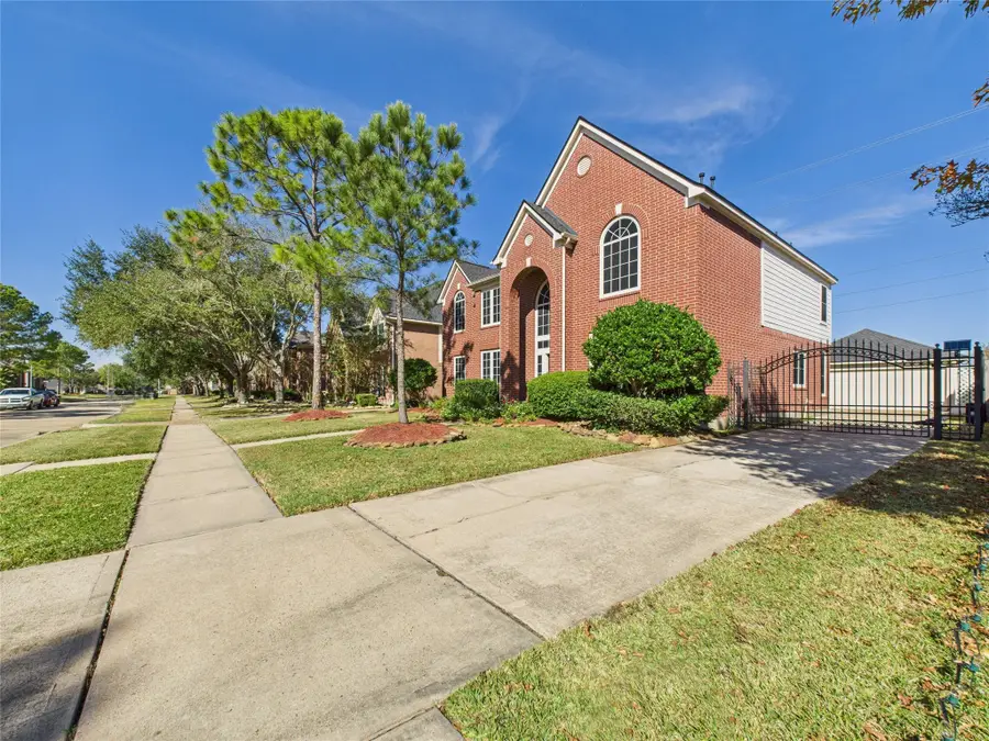 3411 Lawson Drive, Pearland, TX 77584 - Image #2