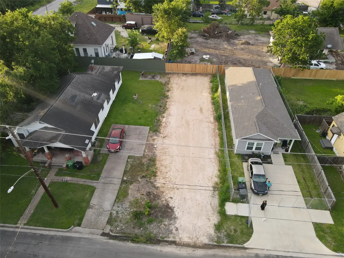 2513 Sumpter Street, Houston, TX 77026 - #1