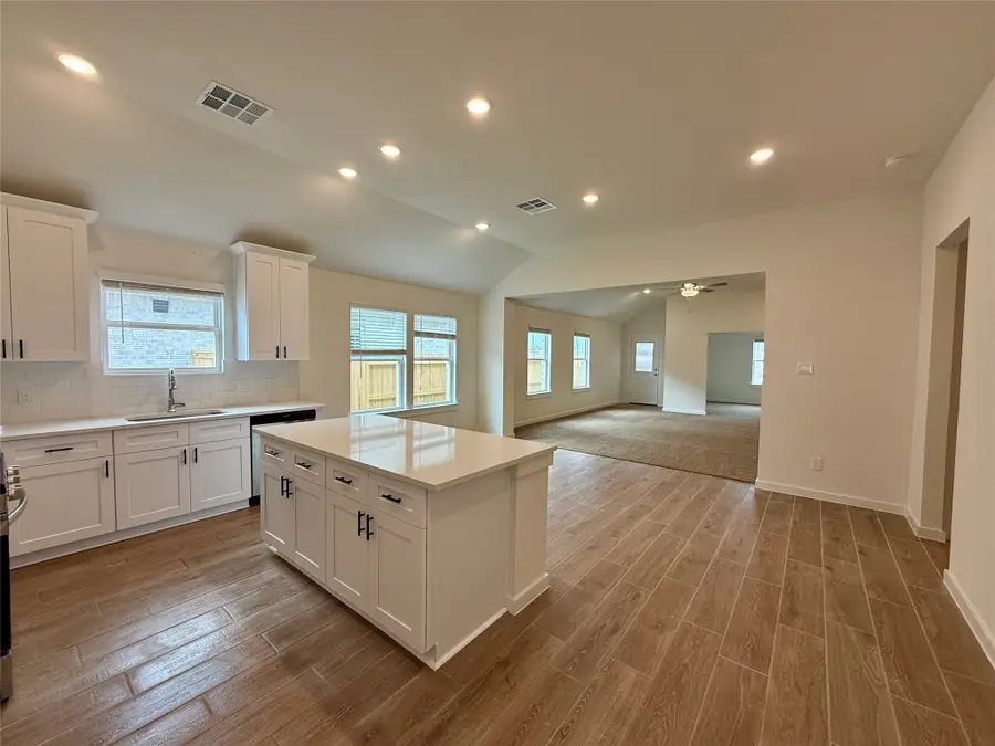 3218 Emerald Hills Drive, Angleton, TX 77515 - #3