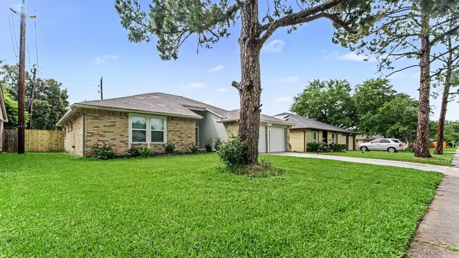 2431 Tall Ships Drive, Friendswood, TX 77546 - #3