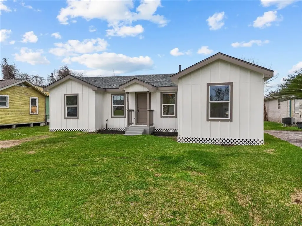 123 Lake Road, La Marque, TX 77568 - #1