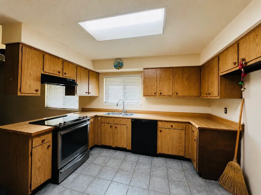 16807 Blackhawk Boulevard, Friendswood, TX 77546 - #2