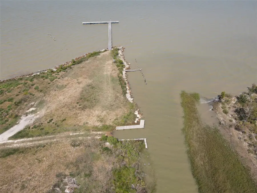 60-61 Bayou Avenue, Smith Point, TX 77514 - Image #3