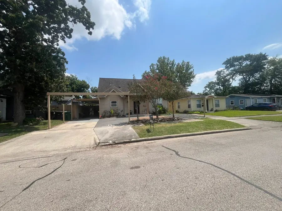 1755 Alta Vista Street, Houston, TX 77023 - Image #3