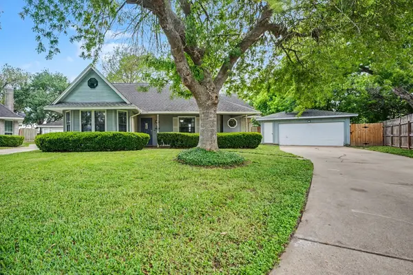 533 White Wing Court, Dickinson, TX 77539