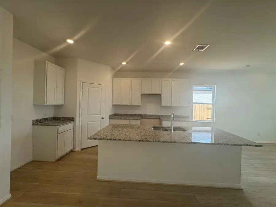 631 Yaupon Holly Drive, Midland, TX 77741 - Image #3