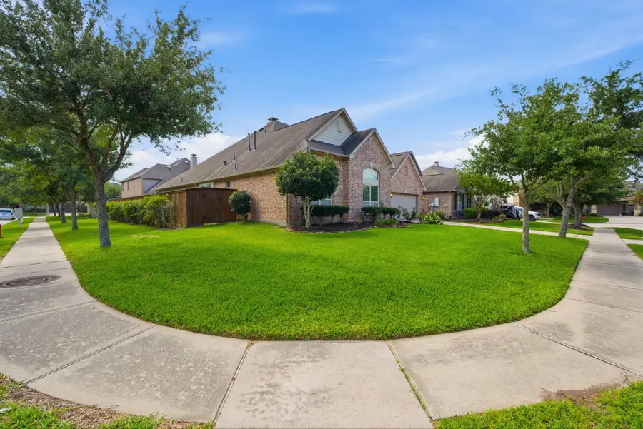 901 Cozy Hollow Court, Friendswood, TX 77546 - #3