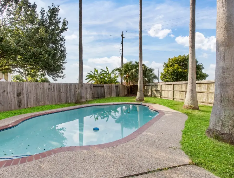 4013 Ivywood Drive, Pearland, TX 77584 - Image #2