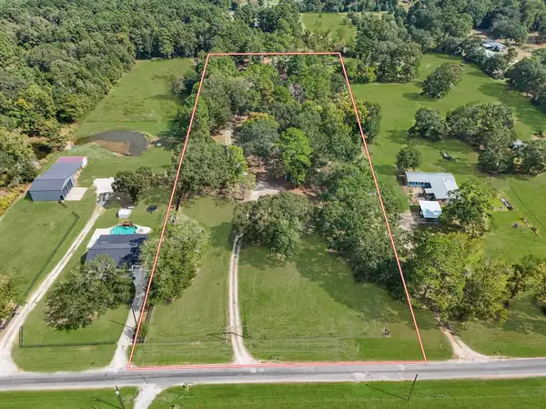 390 County Road 2230, Cleveland, TX 77327