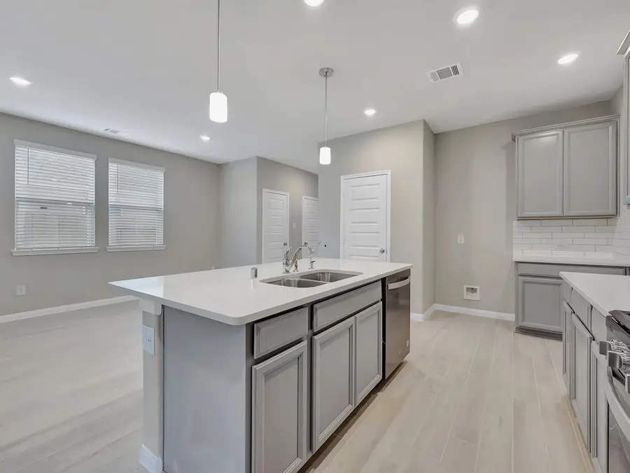 1651 Shae Oak Lane, Conroe, TX 77304 - Image #3