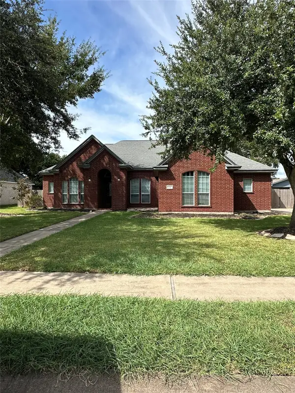 101 Mallard Drive, Clute, TX 77531