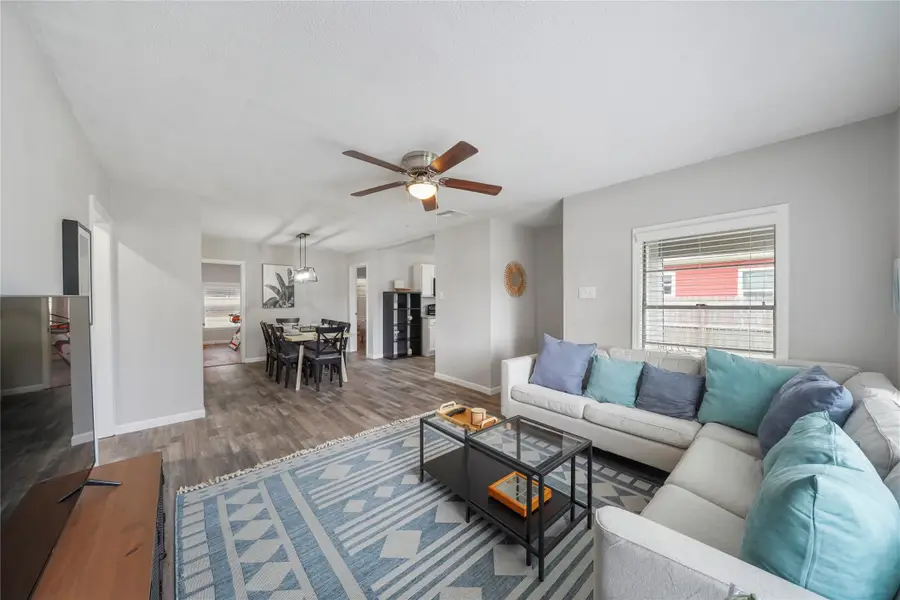 2111 8th Avenue N, Texas City, TX 77590 - Image #2