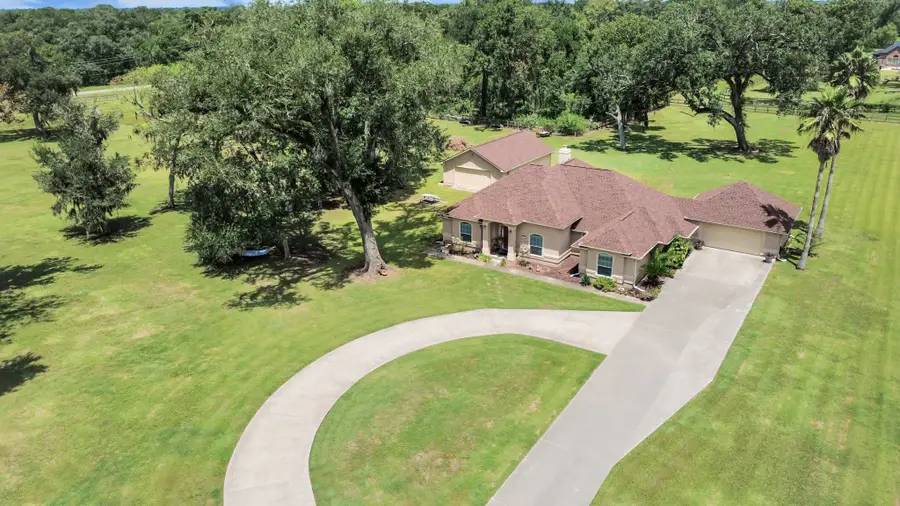 1102 W Point Drive, Rosharon, TX 77583 - #2