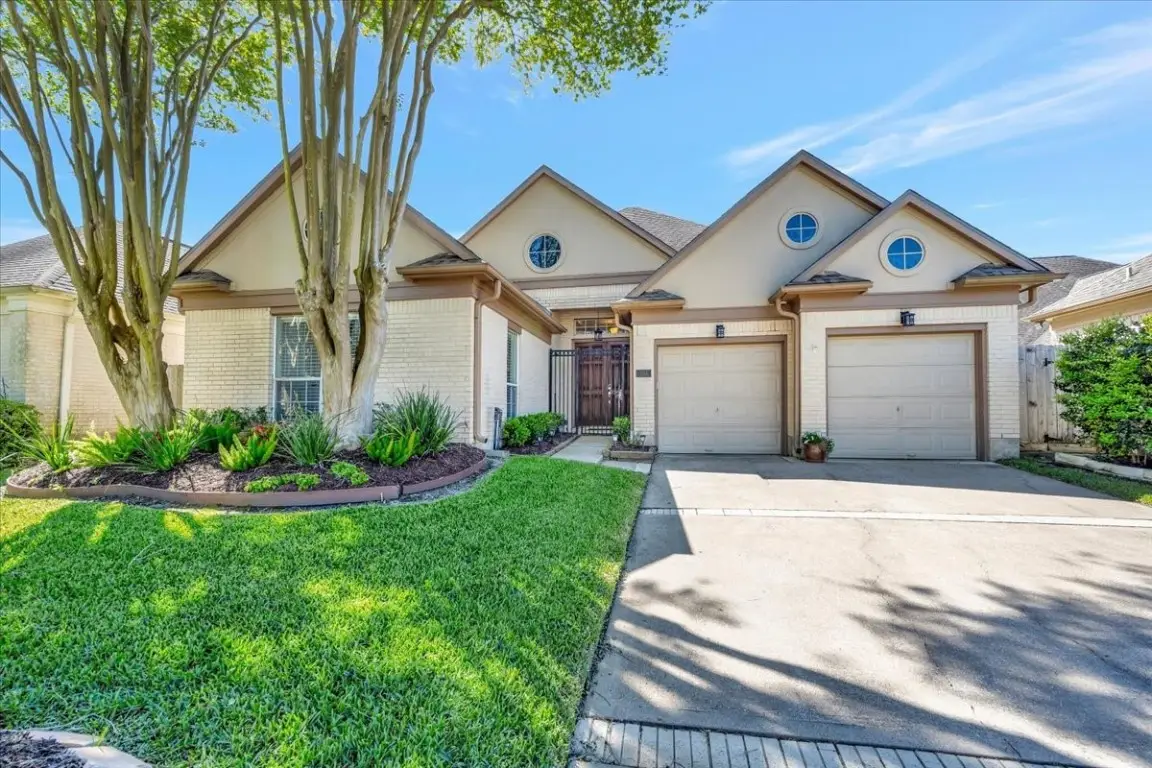 104 Las Brisas Street, Kemah, TX 77565 - #1