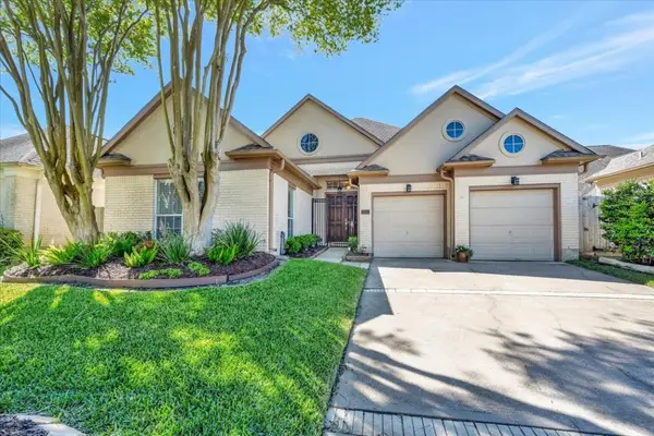 104 Las Brisas Street, Kemah, TX 77565