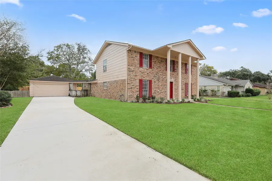 16438 Glenshannon Drive, Houston, TX 77059 - Image #2