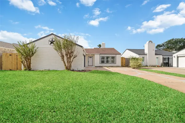 2718 Ashford Oak Drive, Houston, TX 77082