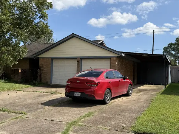 901 Regency Drive, Deer Park, TX 77536