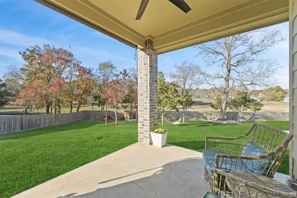 1700 Twin Oaks Circle, Brenham, TX 77833