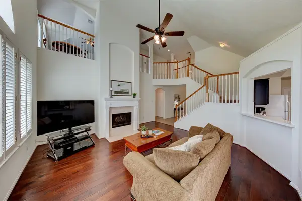 3223 Crescent Bay Drive, League City, TX 77573