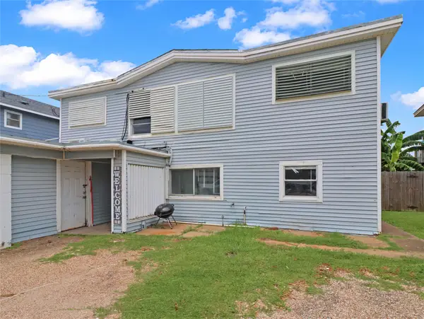 176 Barracuda Street, Bayou Vista, TX 77563