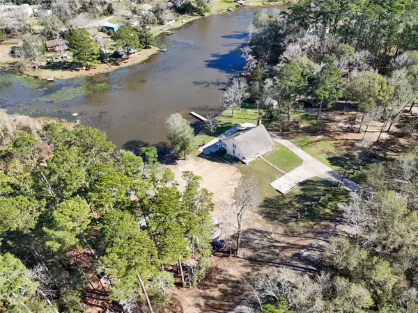10482 Lake Shore Drive, Conroe, TX 77303