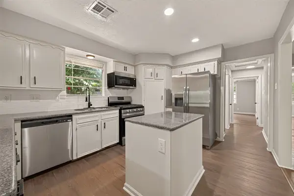 1509 Lawrence Avenue, Pasadena, TX 77506