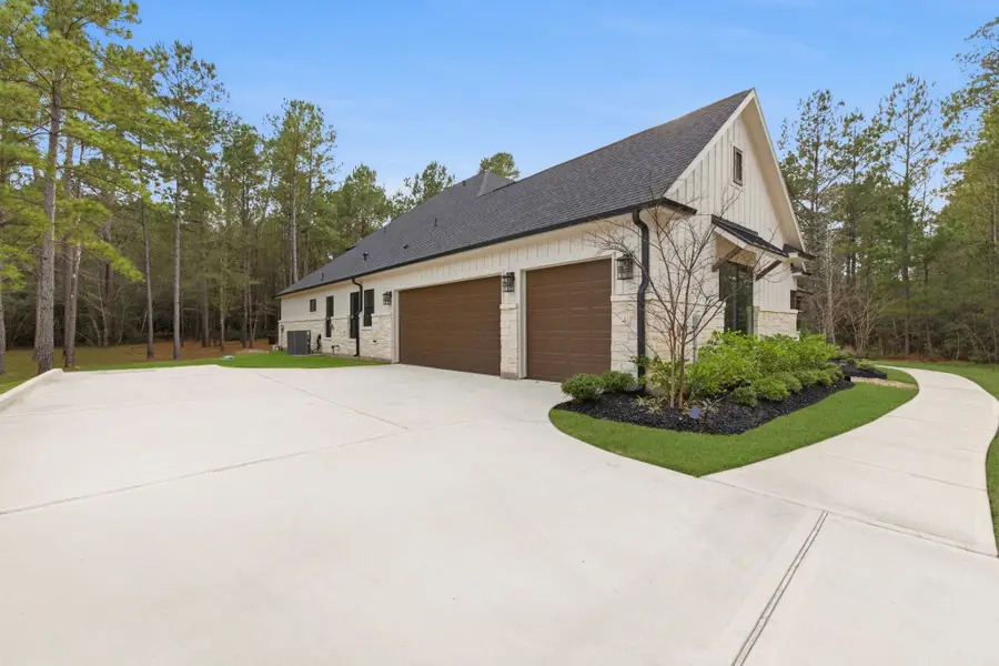 240 Grand View, Huntsville, TX 77340 - #2