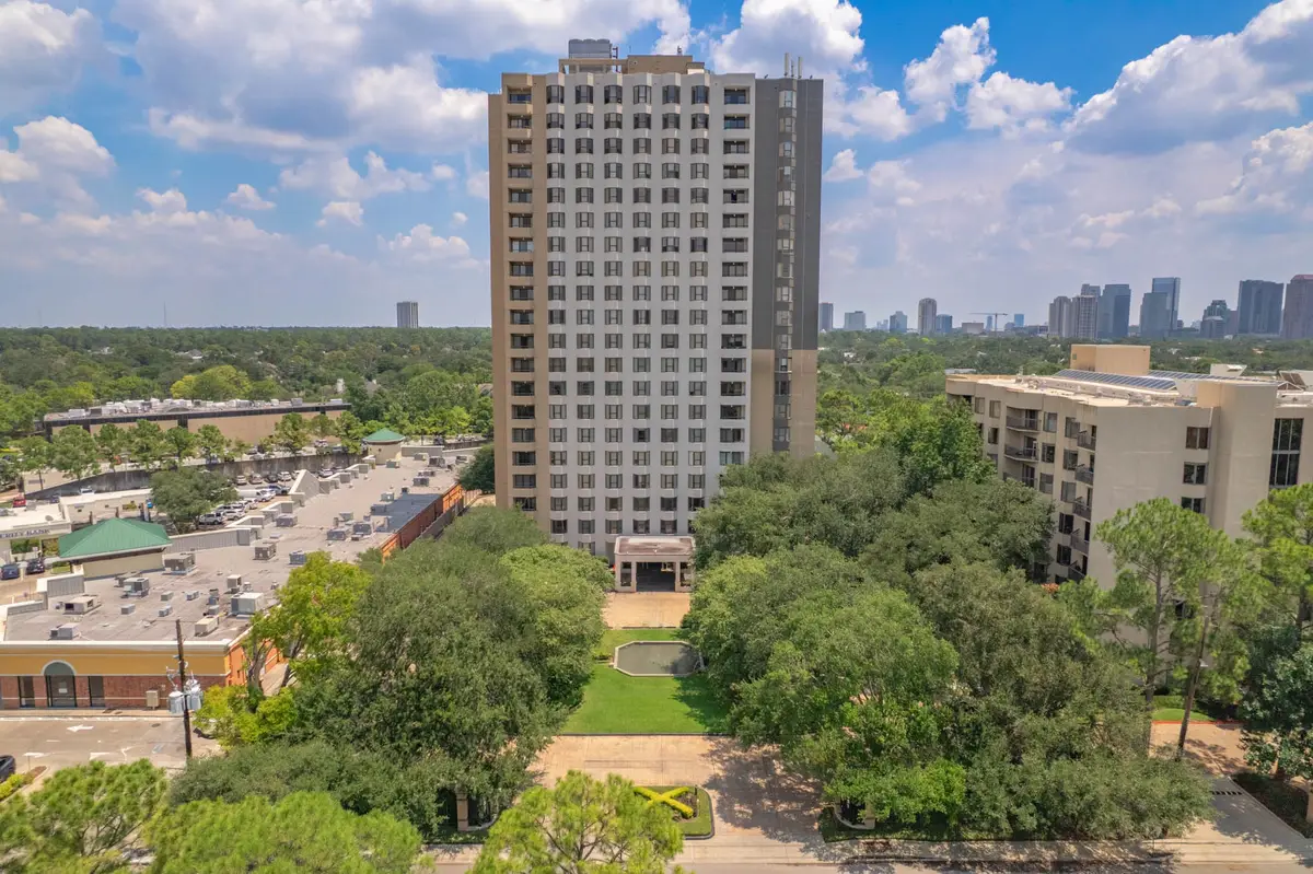 651 Bering Drive #1502, Houston, TX 77057 - Image #1